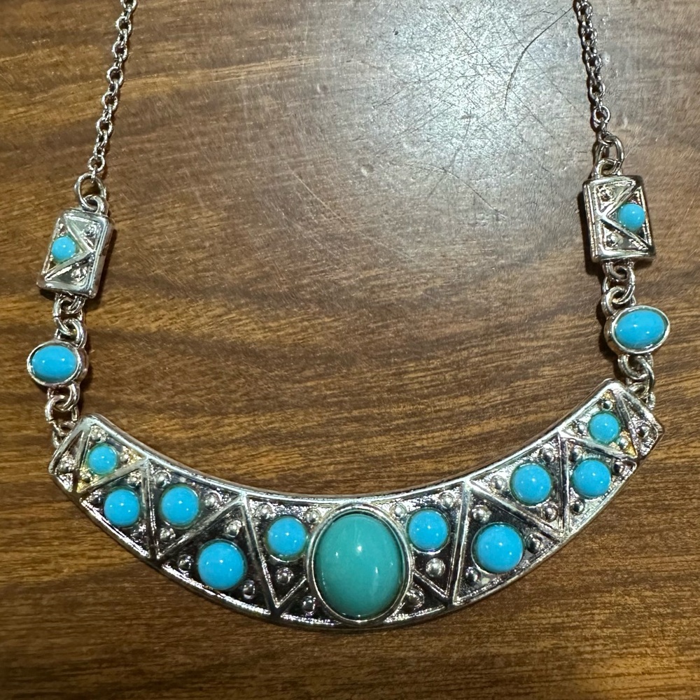 Avon Vintage NRT Signed Silver and Turquoise Necklace